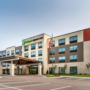 Holiday Inn Express & Suites - Milwaukee West Allis By Ihg